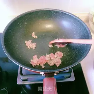 Make Garlic pepper fried goose eggs step 0