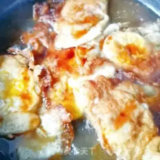 Make Pyramid garlic and eggs step 3