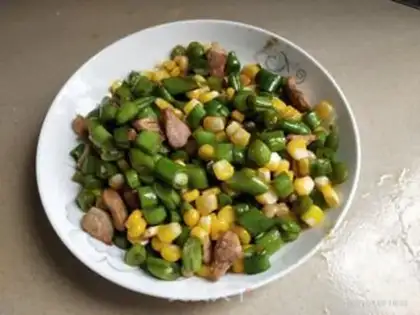 Make ♪ Four seasons of bean corn fried meat ♪ step 4