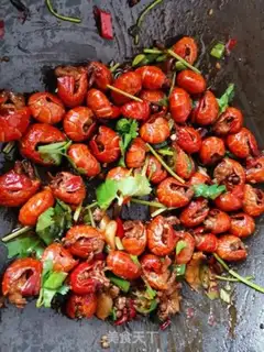 Make Spicy little lobster tail step 7