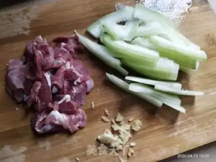 Make Skinny melon soup step 1