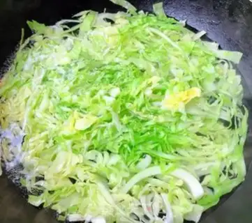 Make A fan of cabbage step 1