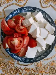 Make Fish head tomato tofu soup step 1