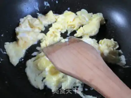 Make Pineapple fried eggs step 3