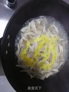 Make White mushroom omelet soup step 4