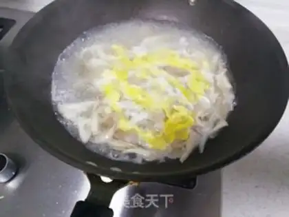 Make White mushroom omelet soup step 5