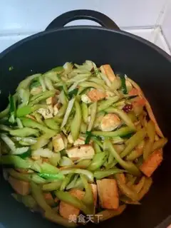 Make Celery fried tofu step 4