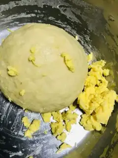 Make Red bean cheese bread step 2