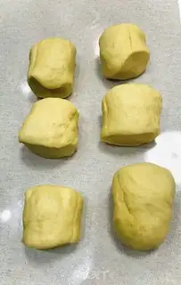 Make Red bean cheese bread step 6