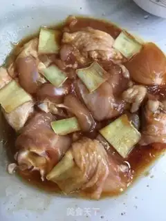 Make Frozen chickens with mushrooms step 1