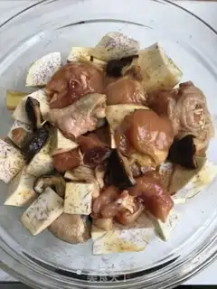 Make Frozen chickens with mushrooms step 2
