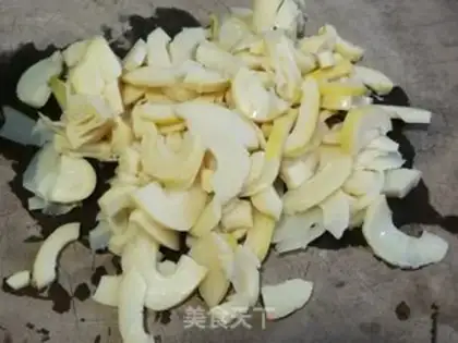 Make Spring bean egg noodles step 2