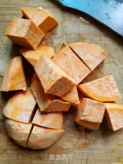 Make ♪ ♪ Lotus red date sweet potato ♪ step 1