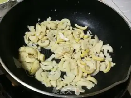 Make Spring bean egg noodles step 4