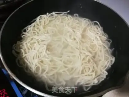 Make Spring bean egg noodles step 7