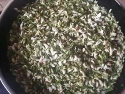 Make The storage of the flowers step 4