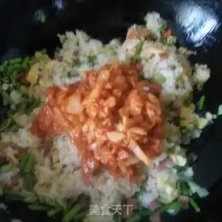 Make Garlic chili rice step 5