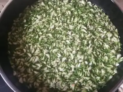 Make The storage of the flowers step 5
