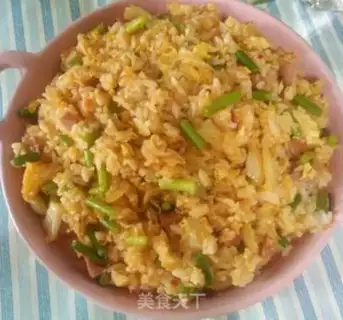 Make Garlic chili rice step 7