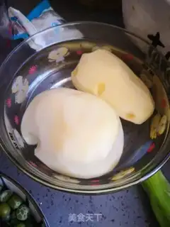 Make Chicken leg and potatoes step 1