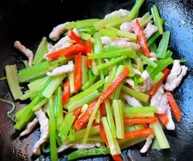 Make Celery with a golden pinpowder step 6
