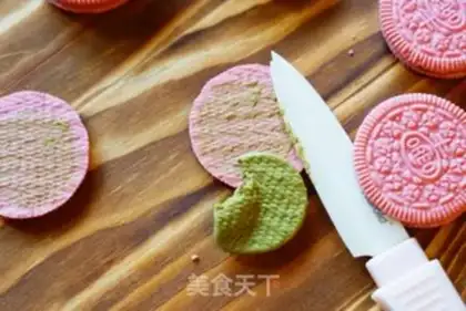 Make Strawberry cherry mousse cake step 1