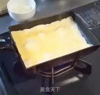 Make Japanese egg rolls step 2