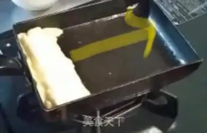 Make Japanese egg rolls step 4