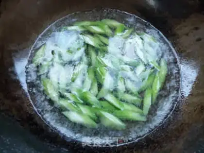 Make Celtic shrimp for cashew step 4
