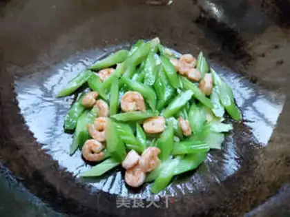Make Celtic shrimp for cashew step 7