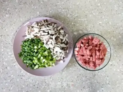 Make Garlic ham and rice step 1