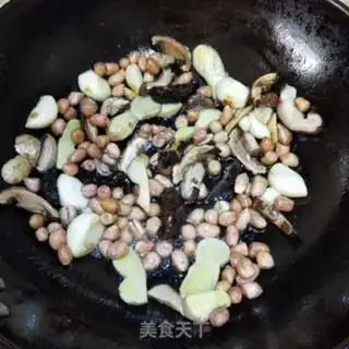 Make Red pig feet step 4
