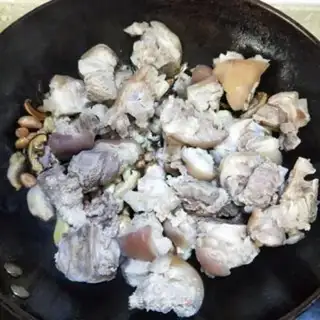 Make Red pig feet step 5