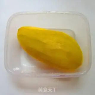 Make Mango milkshake step 0
