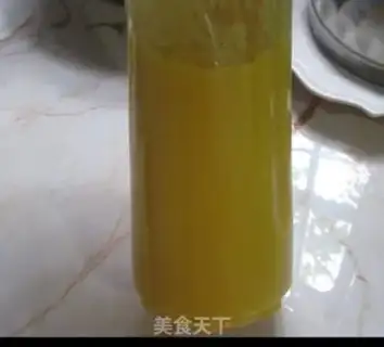 Make Mango milkshake step 1