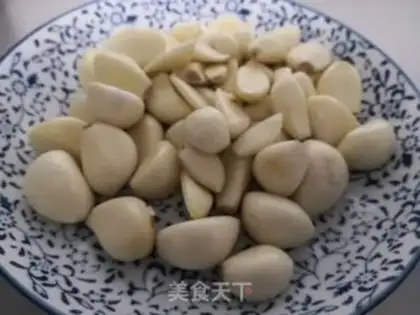 Make Homemade garlic sauce step 1