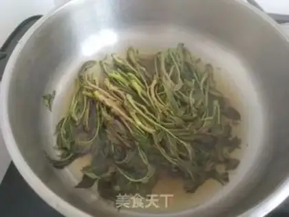Make Eggs from the fragrance stand step 1