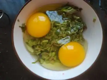 Make Eggs from the fragrance stand step 5