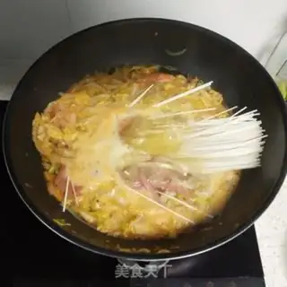 Make Shrimp doll noodles step 3