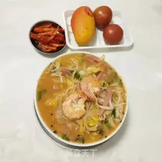 Make Shrimp doll noodles step 5