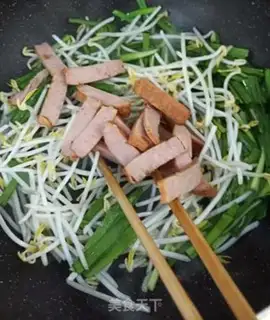 Make Spooned ham noodles step 3