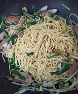Make Spooned ham noodles step 7