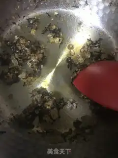 Make Homemade caramel milk tea step 4