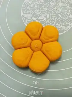 Make Pumpkin buns step 5