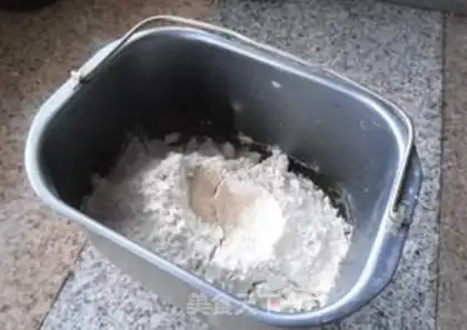 Make Pinetail bread step 0