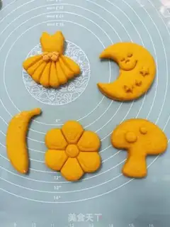 Make Pumpkin buns step 7