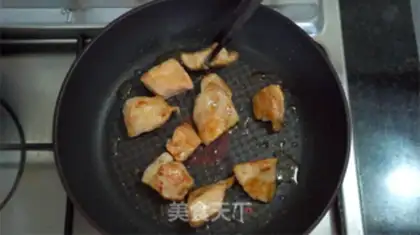 Make Hong Kong-style mushrooms and sausages step 4