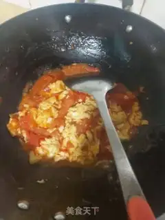 Make Tomato fried eggs step 5