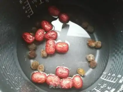 Make Cinnamon apple date tea step 1