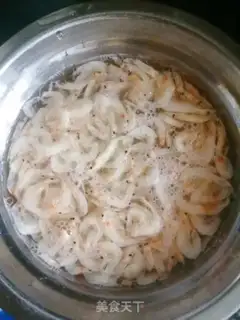 Make Shrimp leather fried eggs step 0
